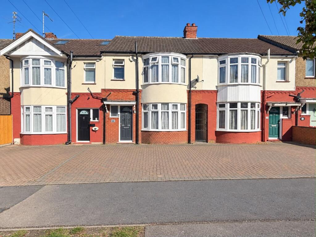 3-bed terraced on Poynters Road, Luton, LU4, £345,000