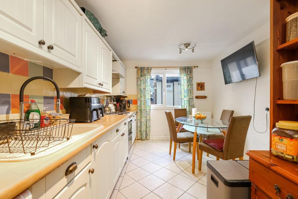 House in London - View 5