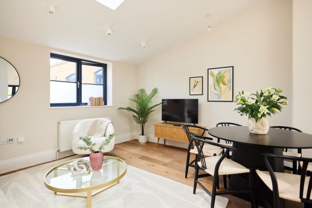 Apartment in London - View 2