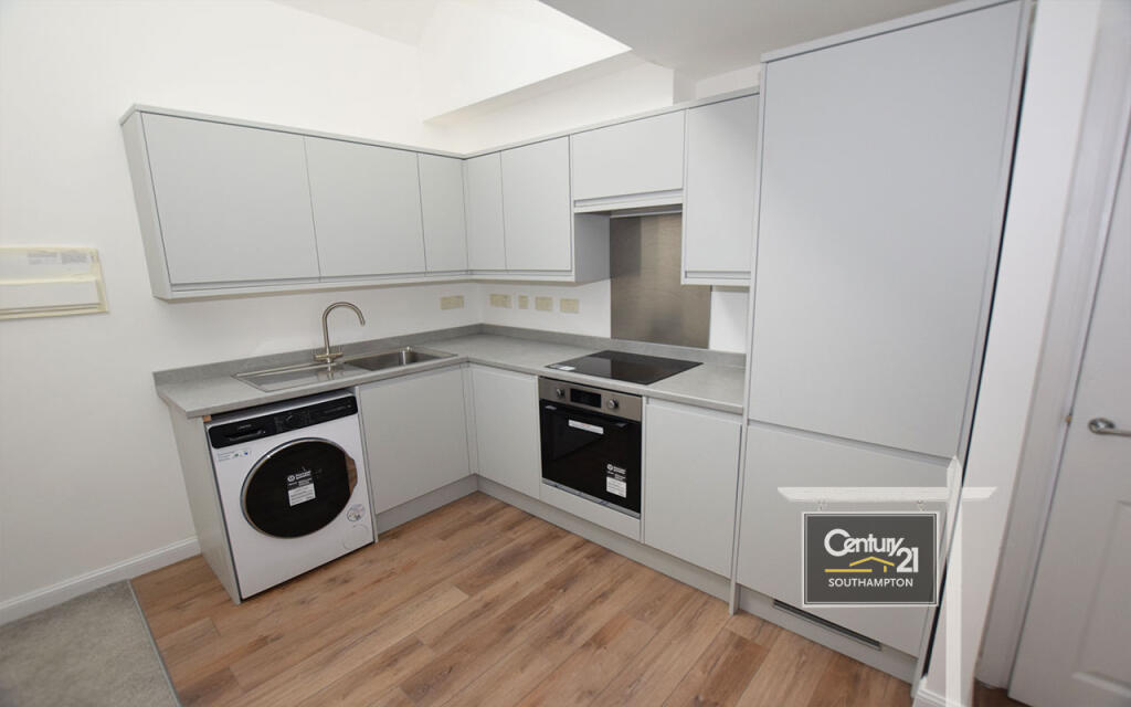Apartment in Southampton - View 2
