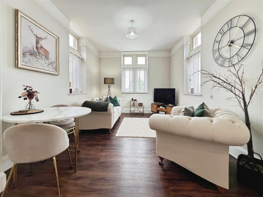 Apartment in Shrewsbury, Redwood Park, Shelton - View 3