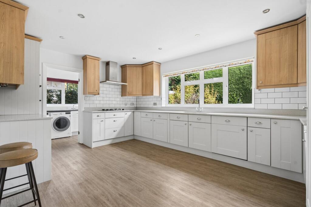 House in Slough - View 2