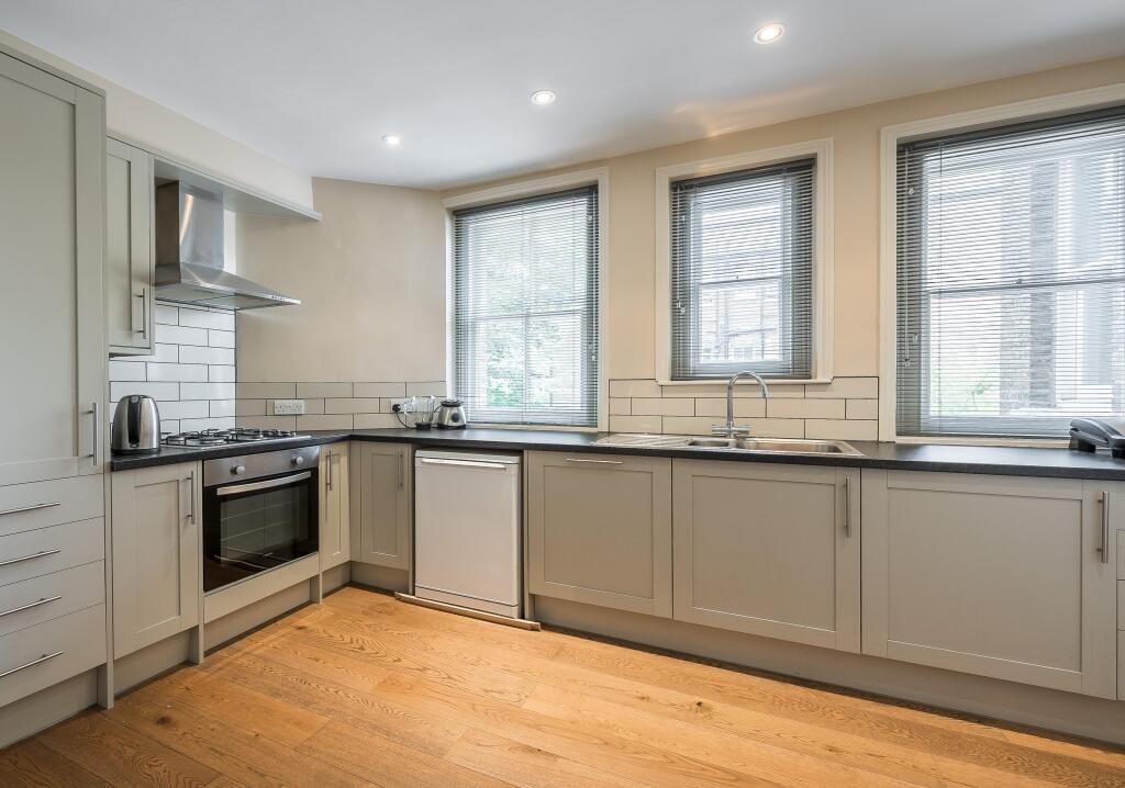 Apartment in London - View 2