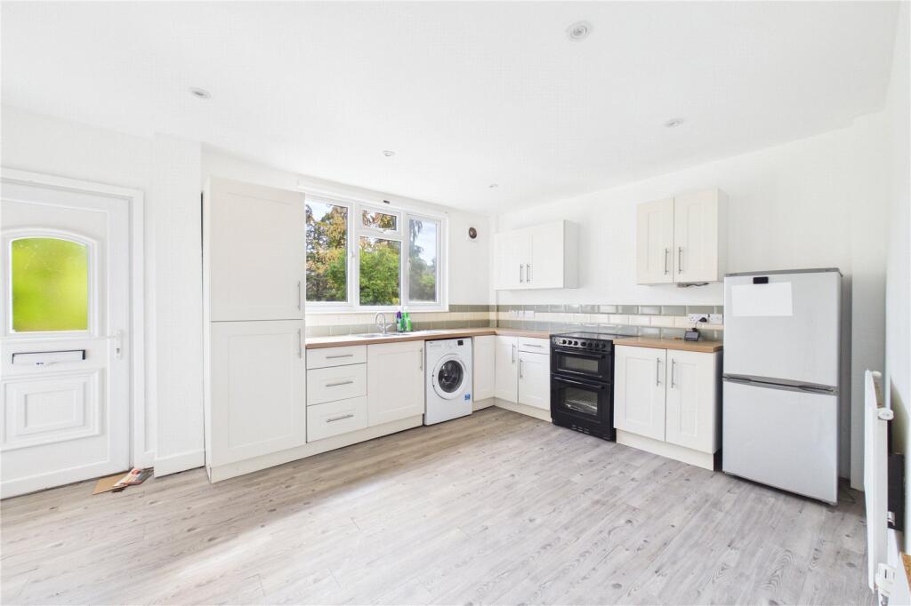 House in Stratfield Mortimer, Mortimer - View 2