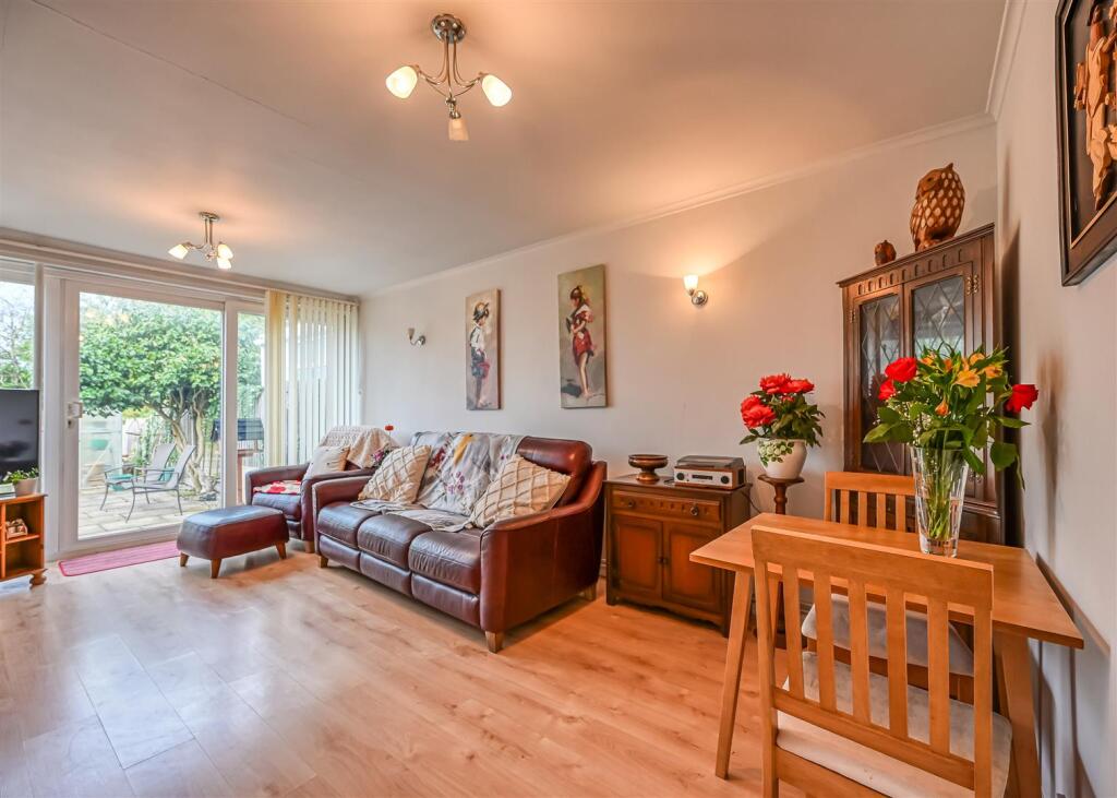 12a Blakeley Heath Drive, Wombourne, Wolverhampton photo 4