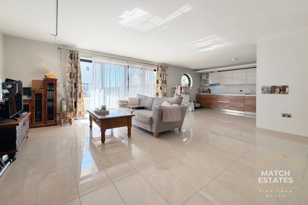 Apartment in Sandgate, Golden Valley - View 2