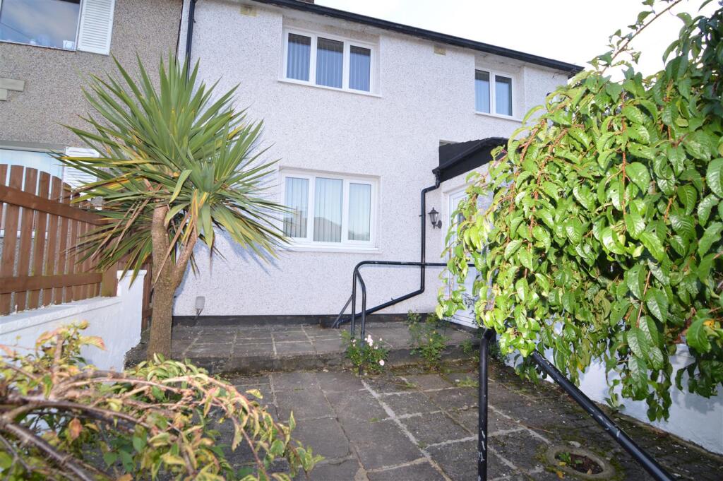 Main image of property: Stonegate Road, Thorpe Edge, Bradford