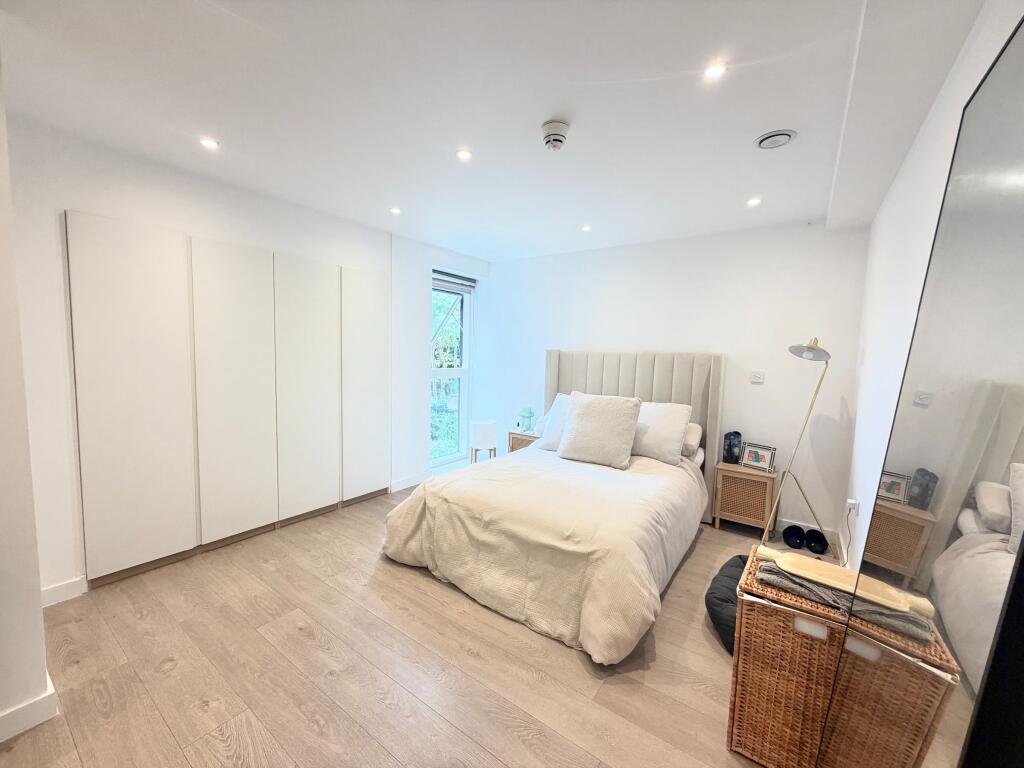 Apartment in London - More