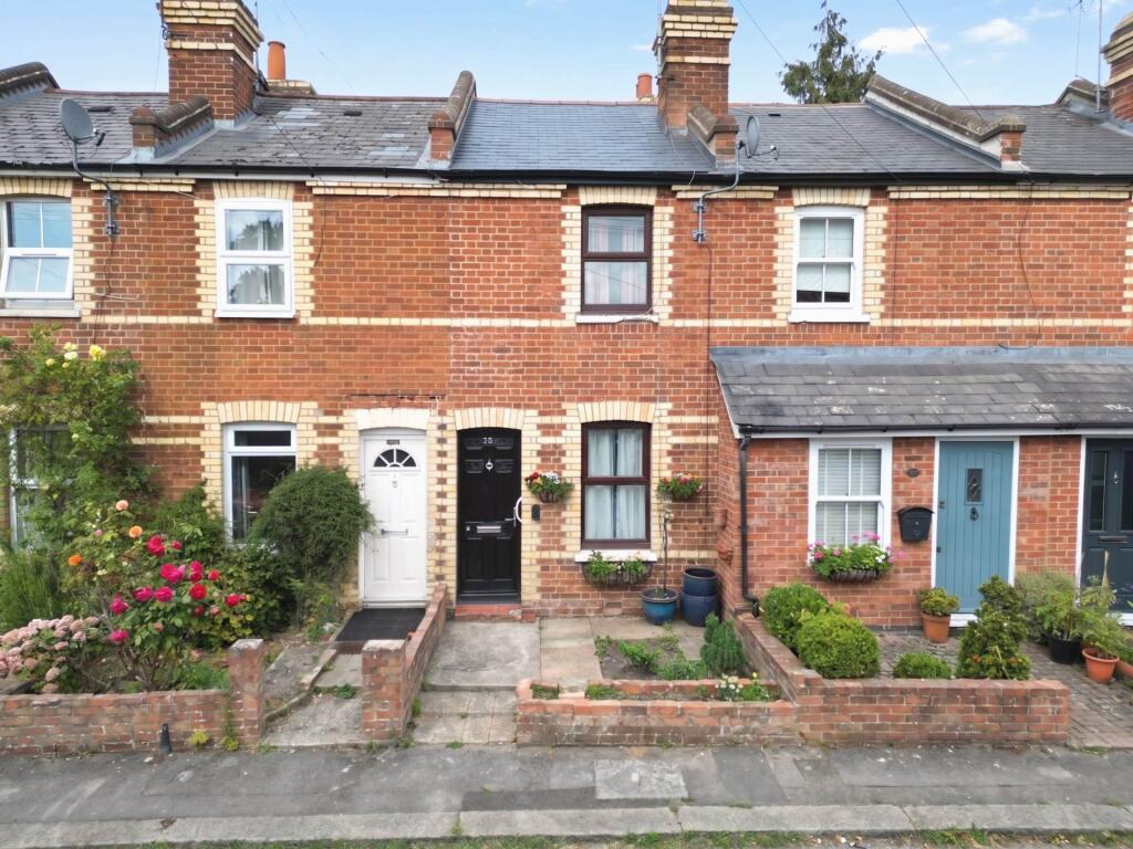 Main image of property: Tuns Hill Cottages, Reading
