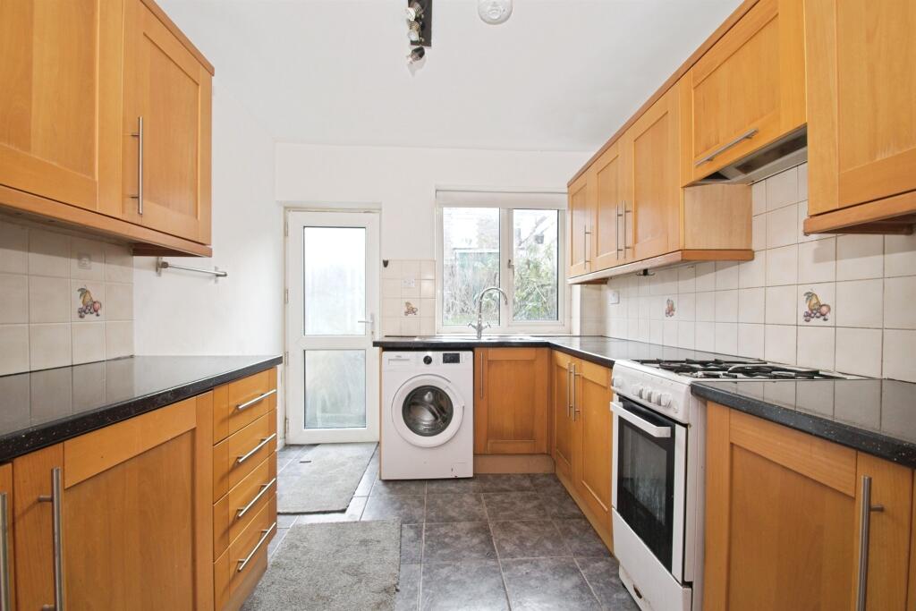House in Cardiff, Cymmer - View 5