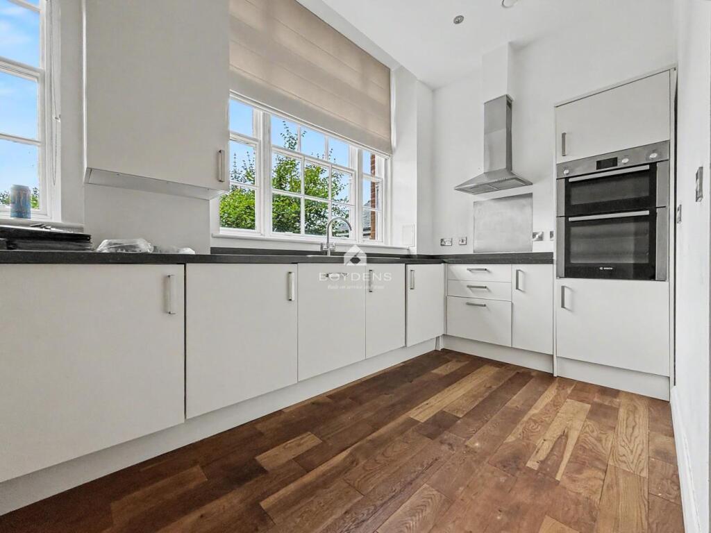 Apartment in Braintree, George Yard And The Market Place - View 5