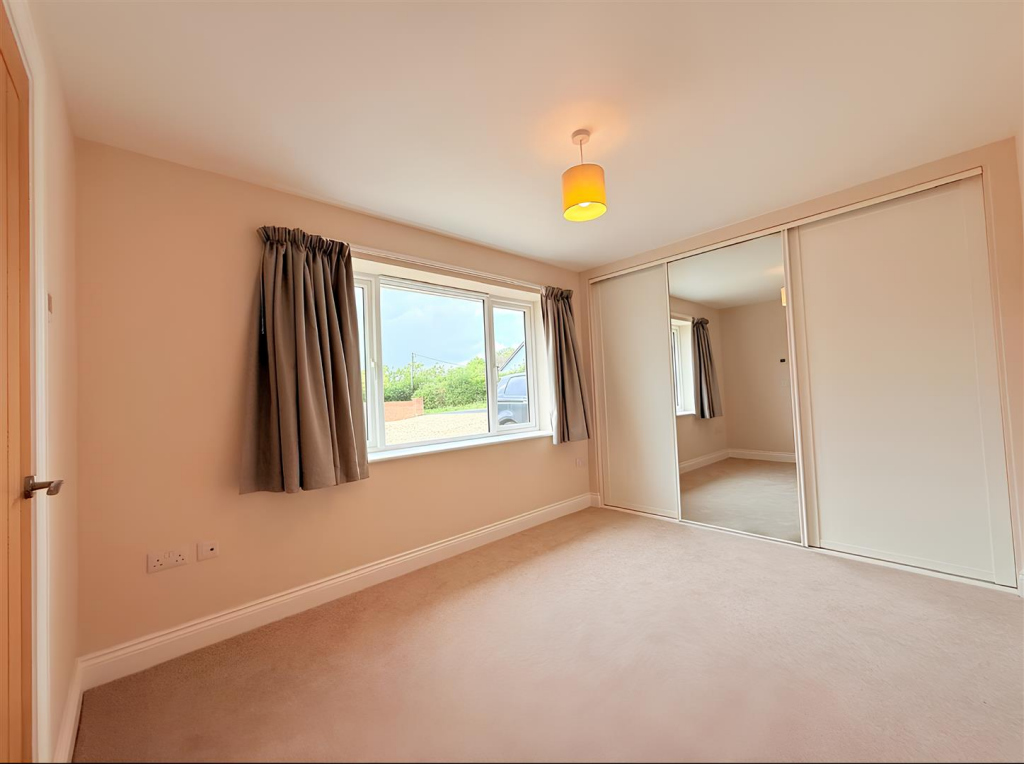 House in Shaftesbury, Dorset - More