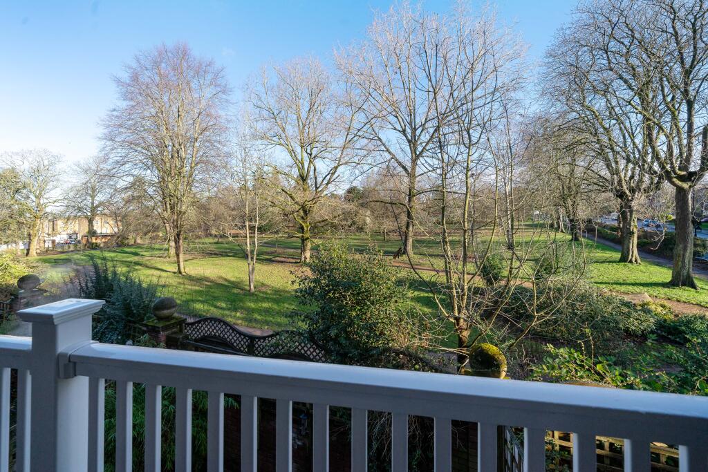 House in London - View 2