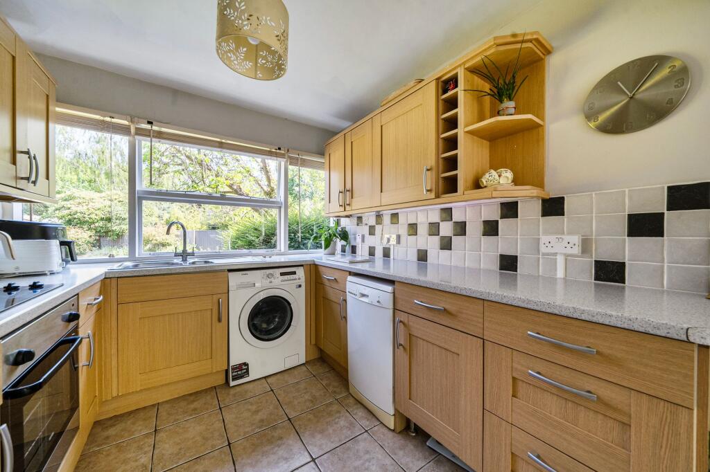 Apartment in London, Ham - More