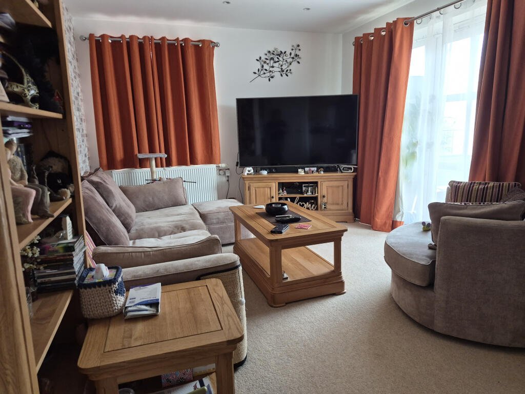 Apartment in Guildford - View 4