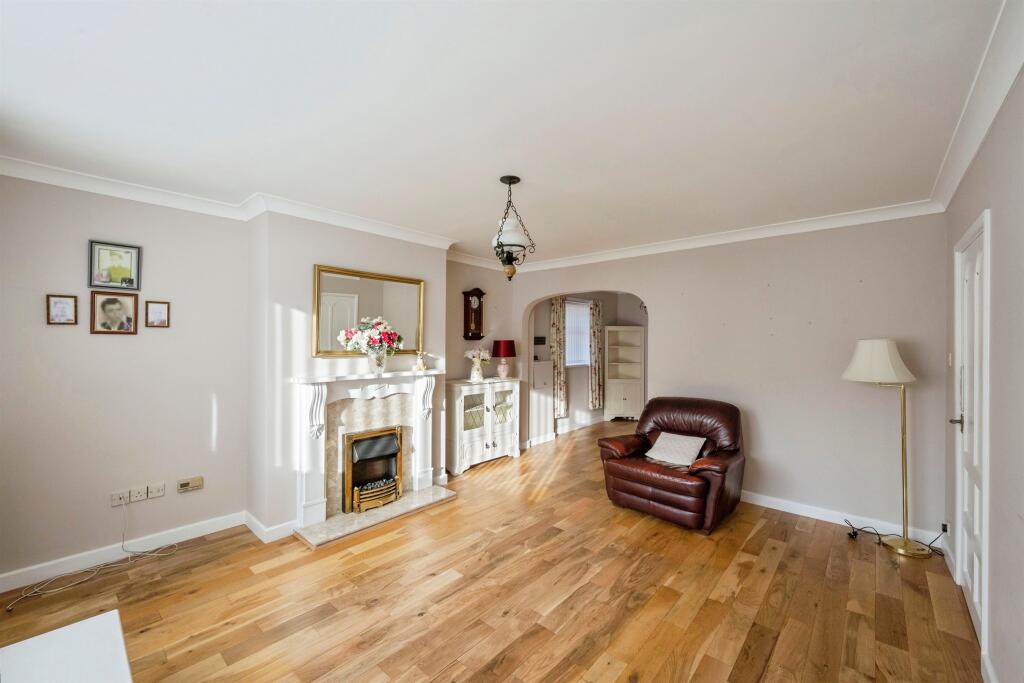 Sedgefield Way, Mexborough photo 5