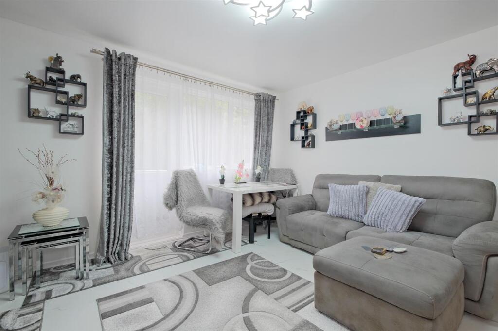 Apartment in Blantyre, Auchinraith, Hillhouse - View 4