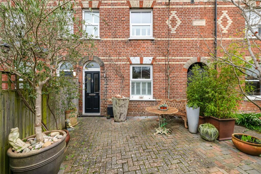 Main image of property: The Crescent, Tonbridge, Kent, TN9