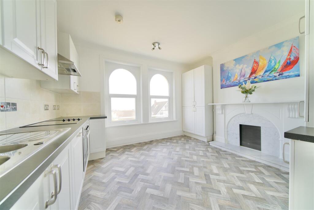 Apartment in Weymouth, Rodwell - View 4