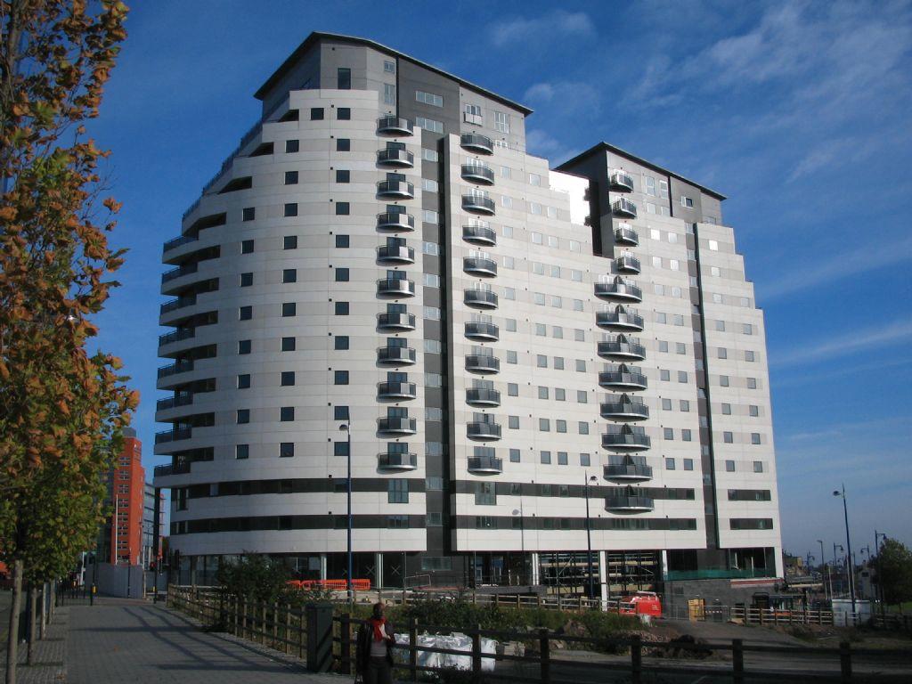 EWS1 Passed, Masshouse Large Corner 2 Bed with Parking and Balcony photo 2