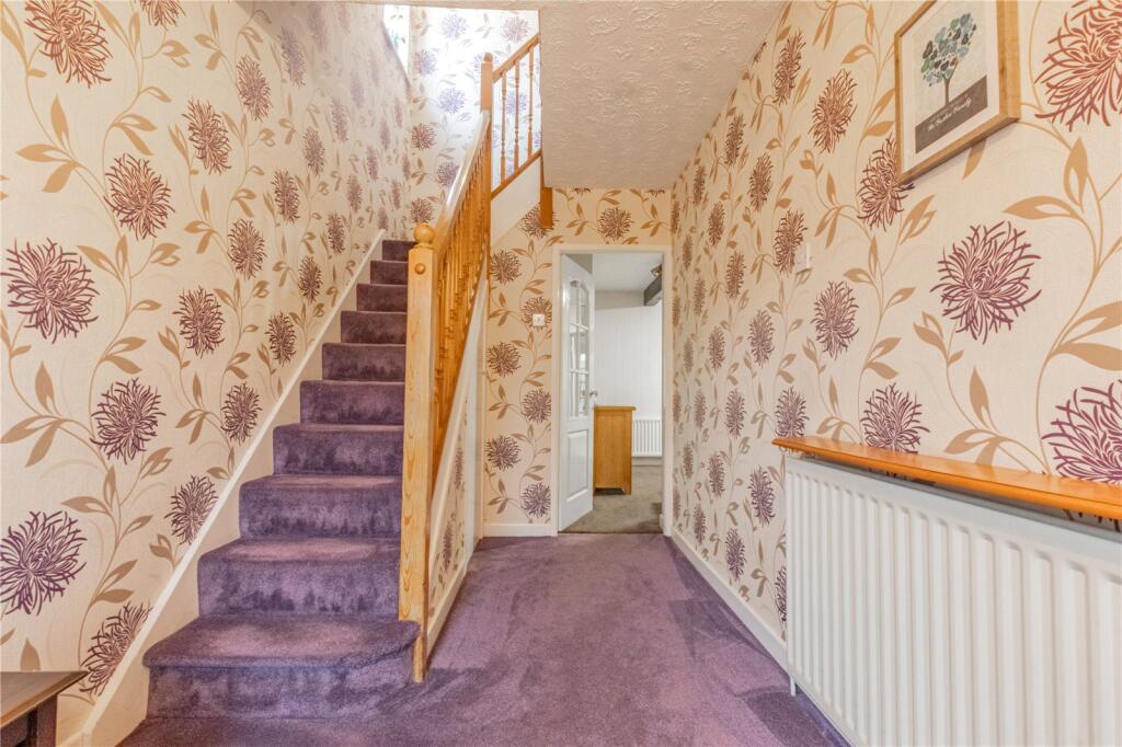 Oozewood Road, Royton, Oldham, Greater Manchester, OL2 photo 4