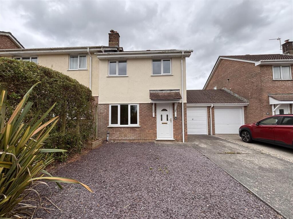 Main image of property: Probus