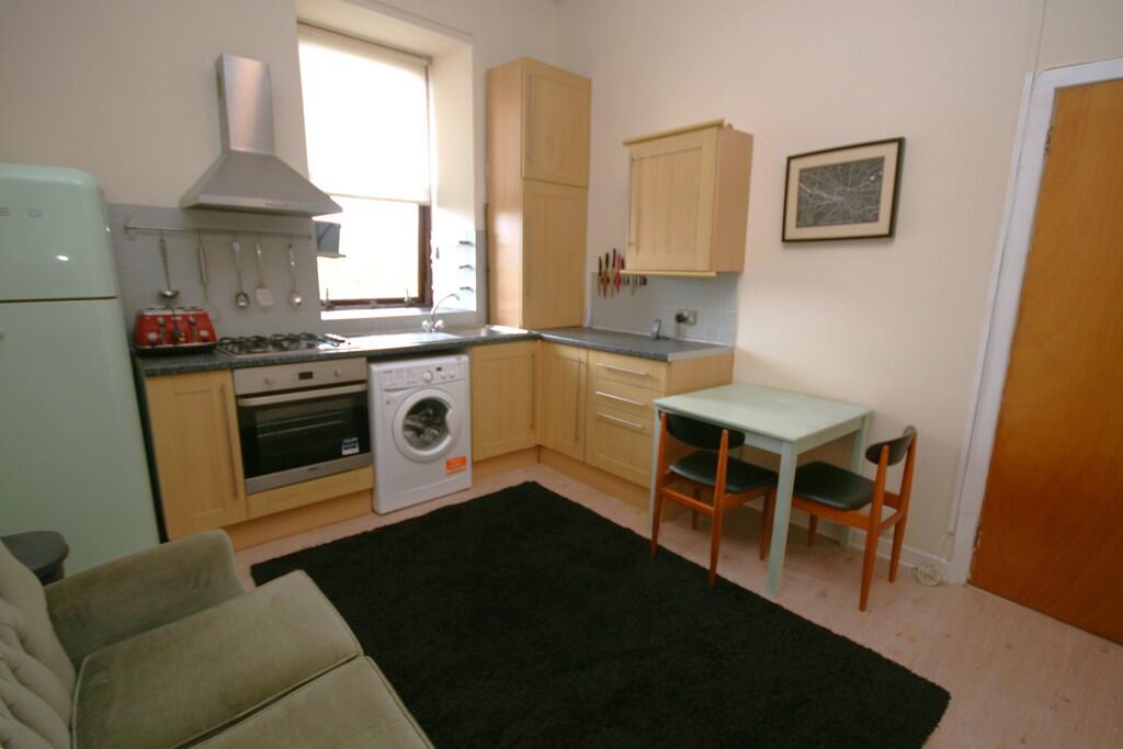 Main image of property: Berkeley Street, Bright 1 Bed Furnished Apartment, Finnieston - Available 04/02/2026