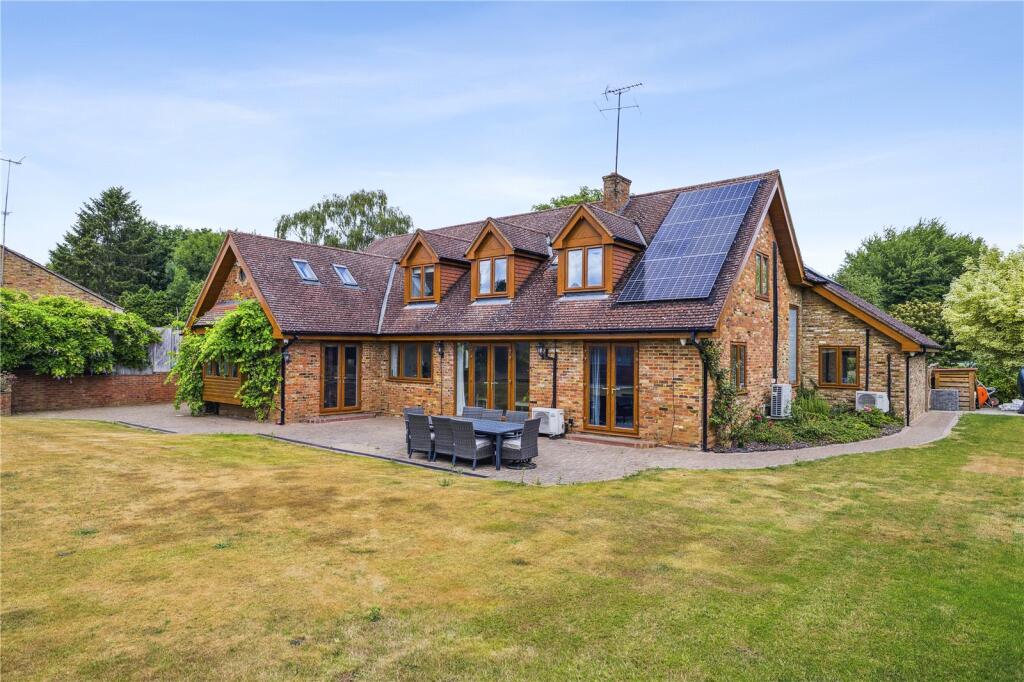 Main image of property: Potten End Hill, Water End, Hemel Hempstead, Hertfordshire, HP1