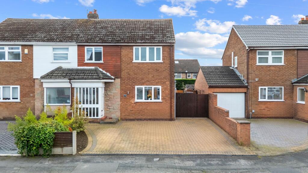 House in Warrington, Greystone Heath, Penketh