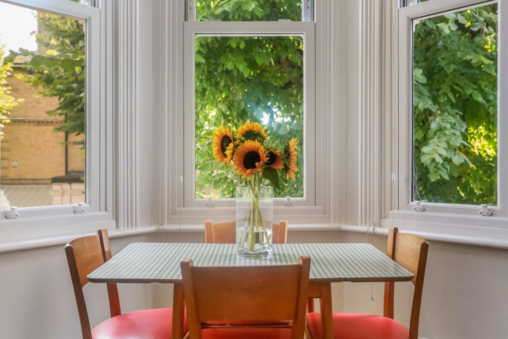 Apartment in Hove, Brunswick - More