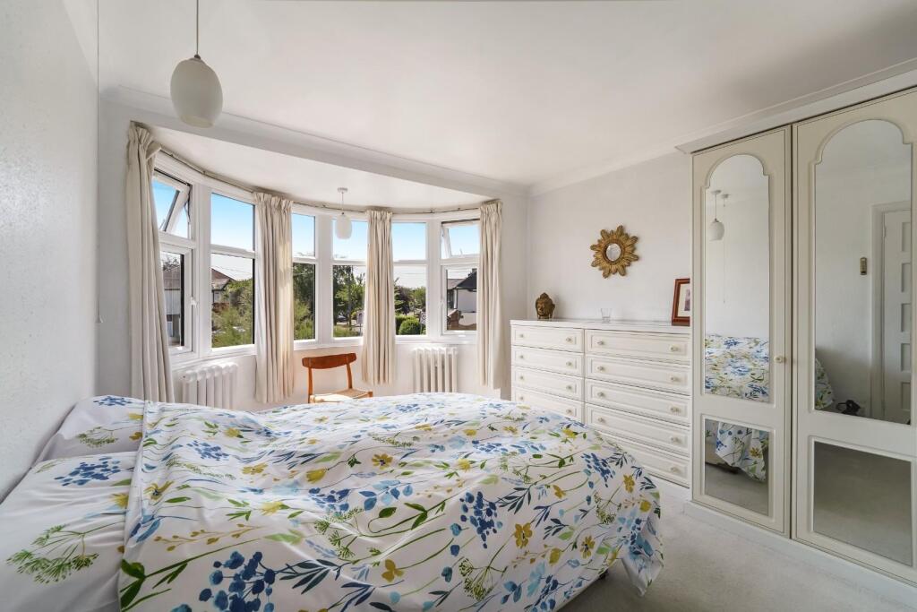 House in Epsom, Worcester Park - More