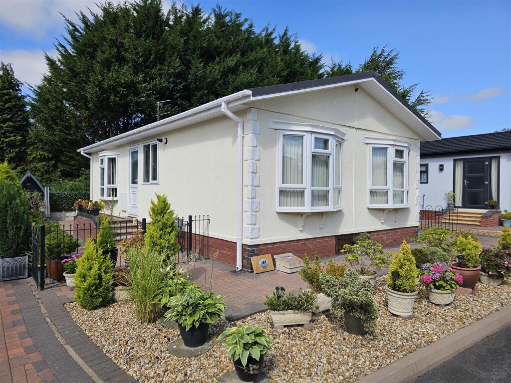 Cleobury Road, Far Forest, Kidderminster photo 2