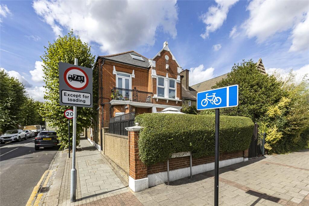 Apartment in London - View 2