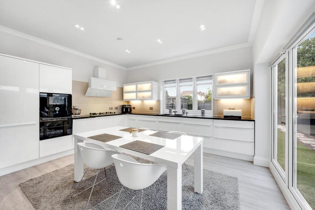 House in London - View 4