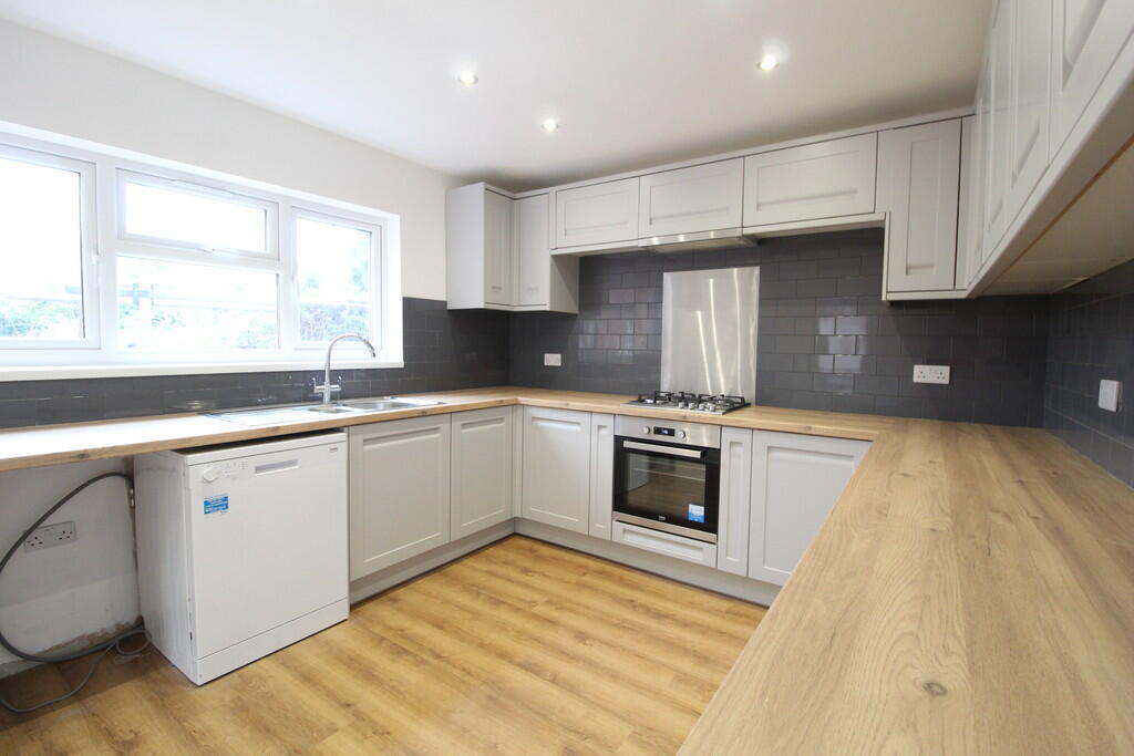 1 bedroom house share for rent