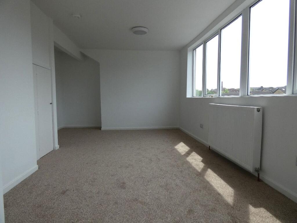 House in Leeds, Morley - More