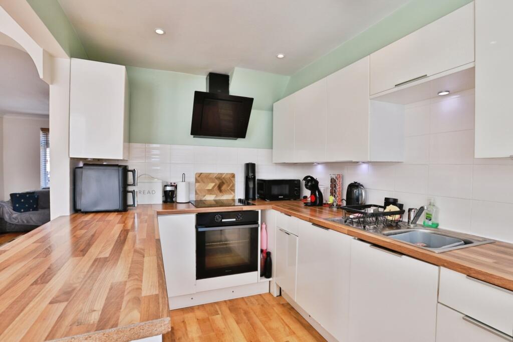 Slepe Crescent, Poole, Dorset, BH12 photo 5