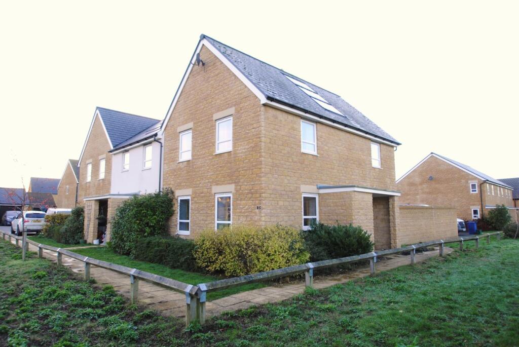 3-bed house on Bramley Close, Bishops Cleeve, Cheltenham, GL52, £300,000