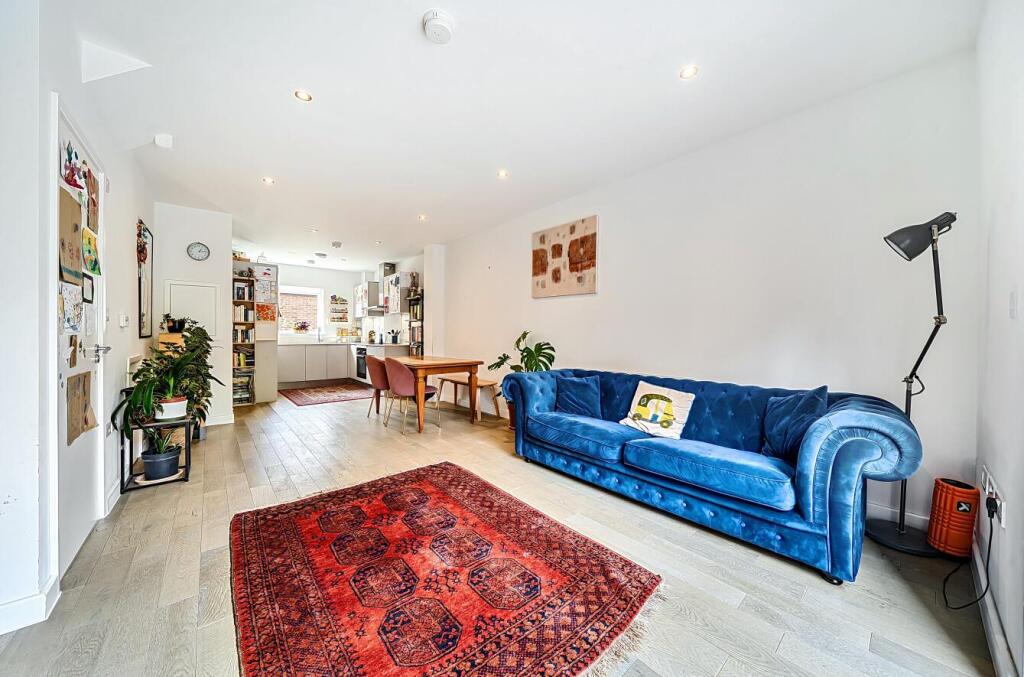House in London - View 5