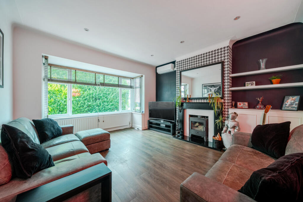 House in London - View 2