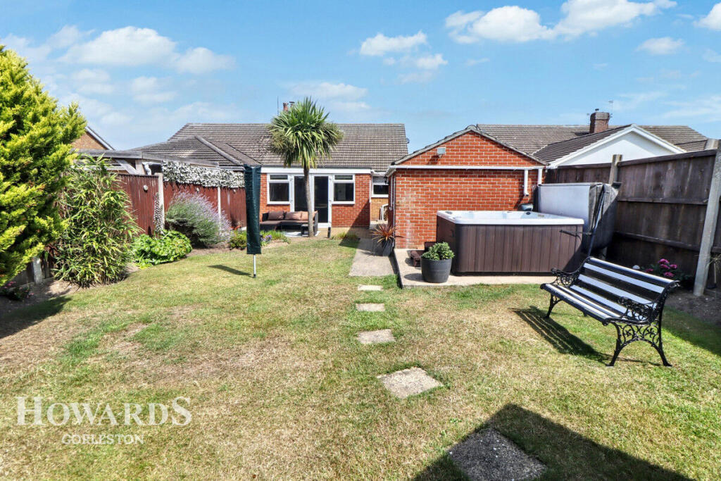 2-bed bungalow on Willow Avenue, Bradwell, £275,000