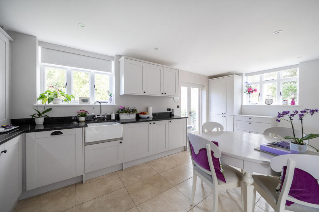 House in London, Mill Hill - More