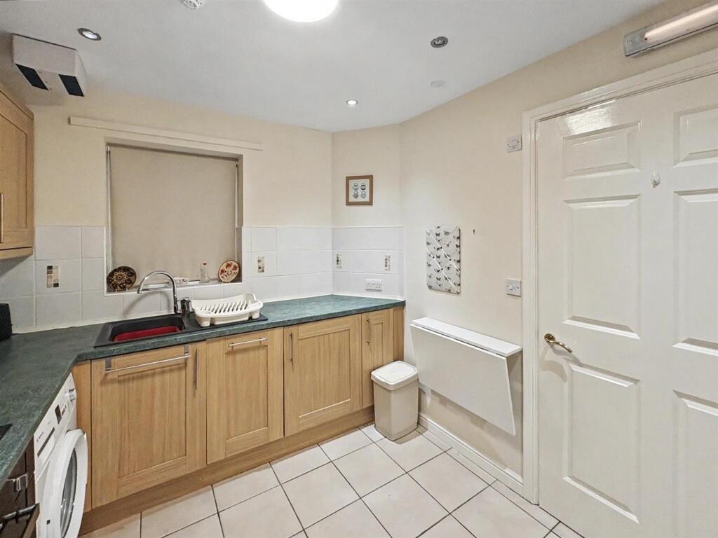 Apartment in Lichfield - View 3