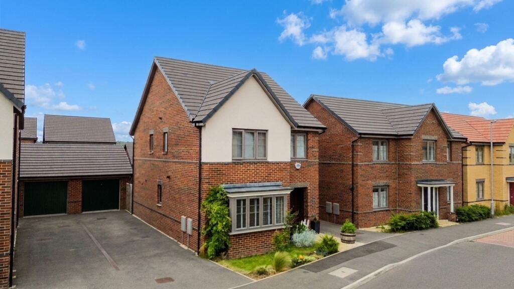 Main image of property: Foxglove Place, Carlton-In-Lindrick, S81
