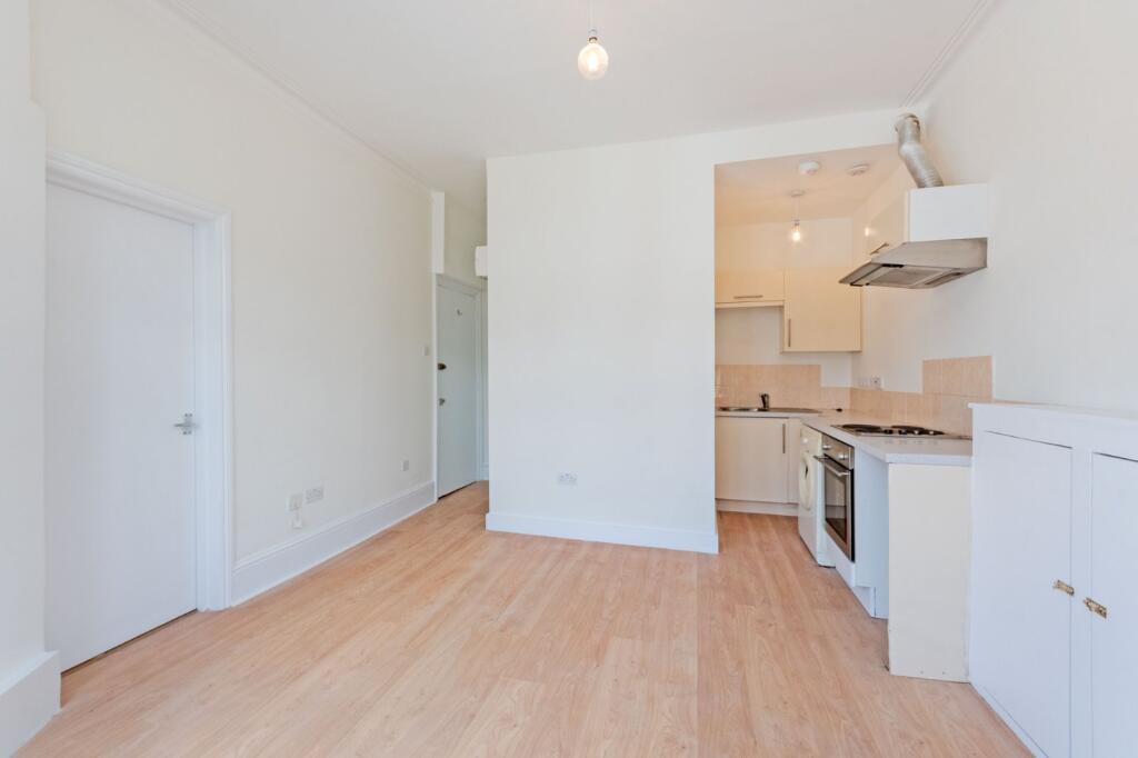 1 bedroom maisonette for rent