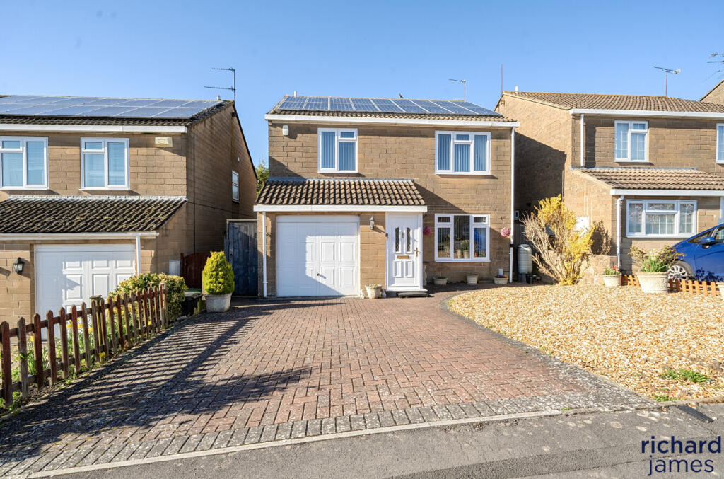 Main image of property: Edgehill, Freshbrook, Swindon SN5