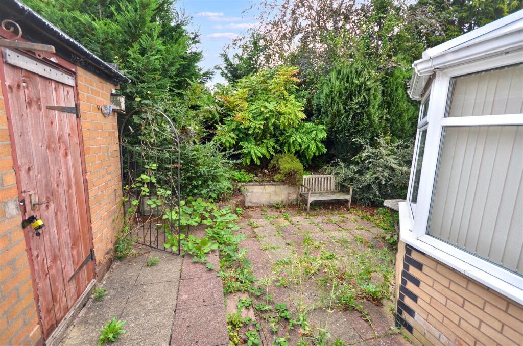 House in Stoke-on-Trent - View 4