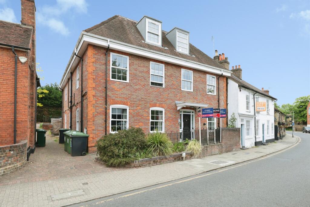 Main image of property: High Street, Rickmansworth