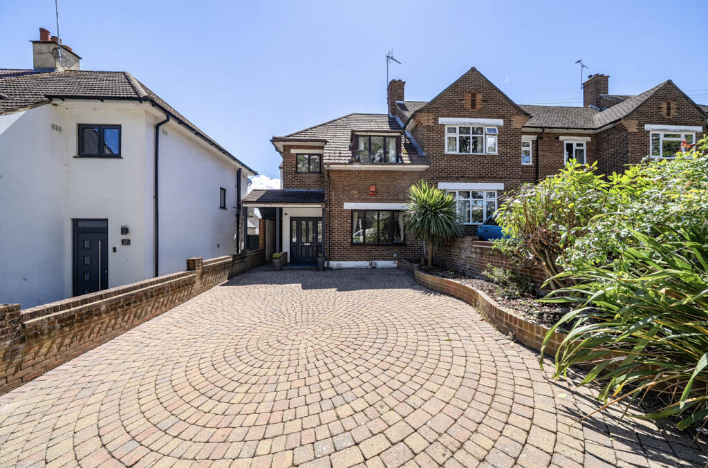 Main image of property: Watling Street, Bexleyheath, DA6