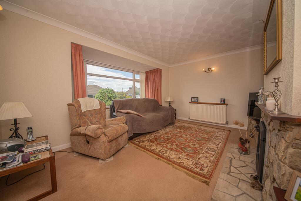 House in Southampton - More